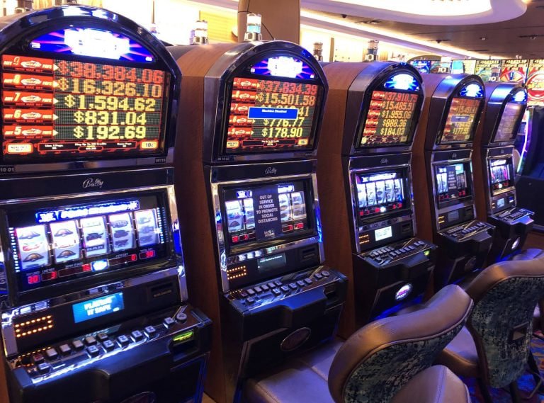 Meja blackjack langsung cerydra dengan dealer profesional